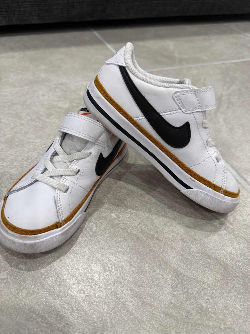 Kids NIKE White Sneakers with Velcro Closure size 10C
